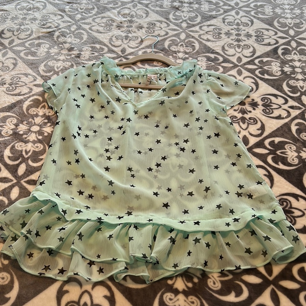 Elle star top